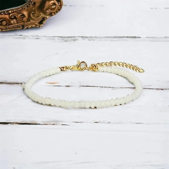 White Beaded Gold Chain Anklet Bracelet - Picture 3 of 5